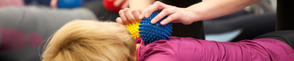 Massage Ball Physiotherapie Ruecken Nahaufnahme