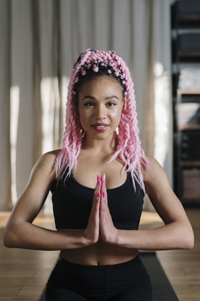 Yoga Frau Meditation Kopftuch